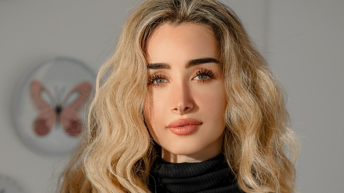 هنا الزاهد: السيرة الذاتية الكاملة، العمر، الزوج، وأهم الأعمال