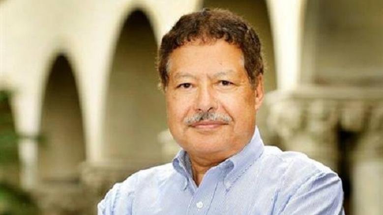 أحمد زويل: العالم المصري الحائز على نوبل والرائد في علم الفيمتو كيمياء