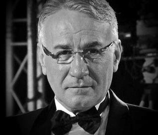 عزت أبو عوف